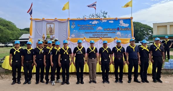 พ.ต.ท.ชาญยุทธ แก้วจันดา รอง ผกก.ป.สภ.พยัคฆภูมิพิสัย พร้อมข้าราชการตำรวจจิตอาสา ร่วมกิจกรรมจิตอาสา